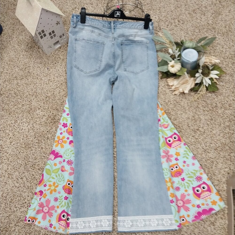3462 Size 14r Wonderly Upcycled Bell-Bottoms In Teal and Pink Print. - Picture 3 of 5